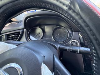 2017 Nissan Rogue SL - Interior Dashboard With Vehicle Running Image